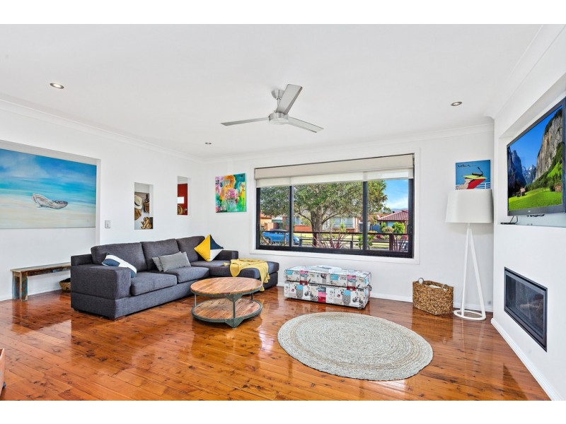 18 Madden Street, Oak Flats NSW 2529