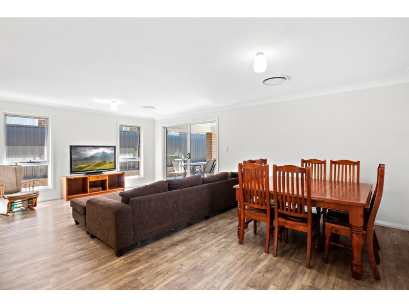 73 Elizabeth Circuit, Flinders NSW 2529