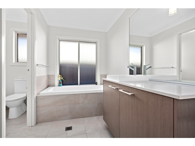 73 Elizabeth Circuit, Flinders NSW 2529