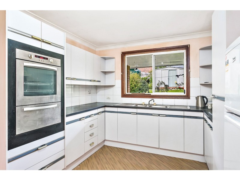 37 Parklands Drive, Shellharbour NSW 2529