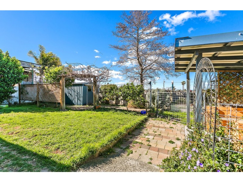 37 Sammat Avenue, Barrack Heights NSW 2528