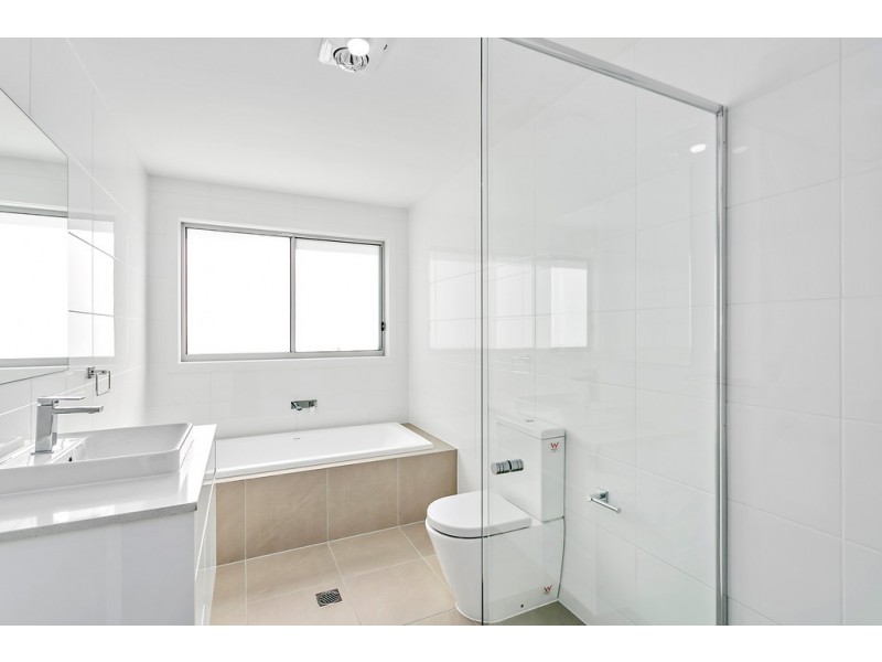 1 Helm Parkway, Shell Cove NSW 2529