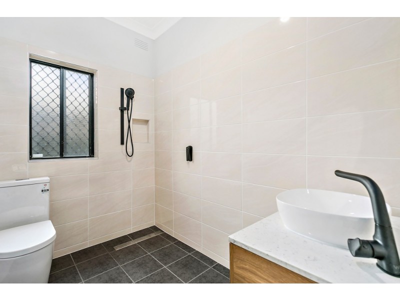 88 Lake Entrance Road, Oak Flats NSW 2529