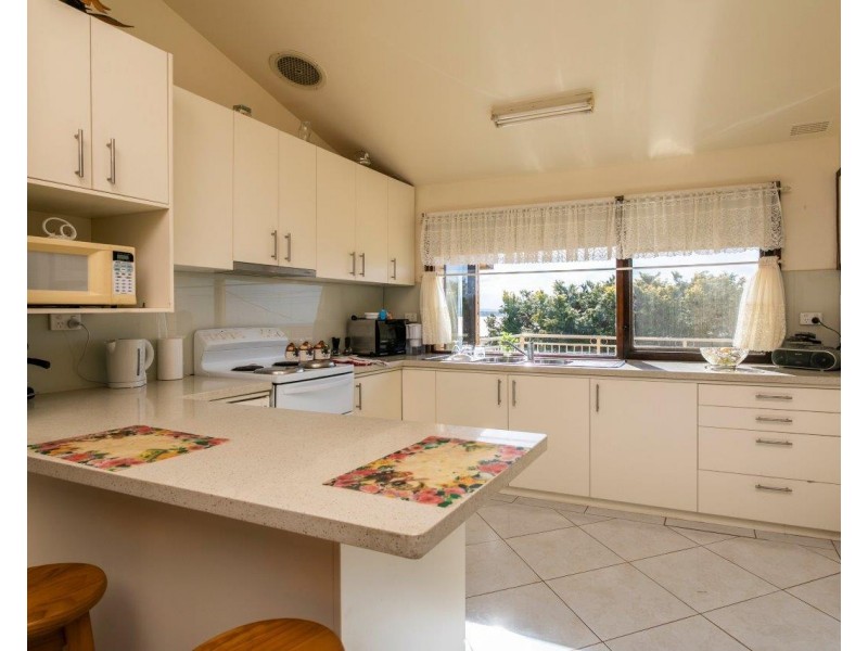 43 Cuthbert Drive, Mount Warrigal NSW 2528