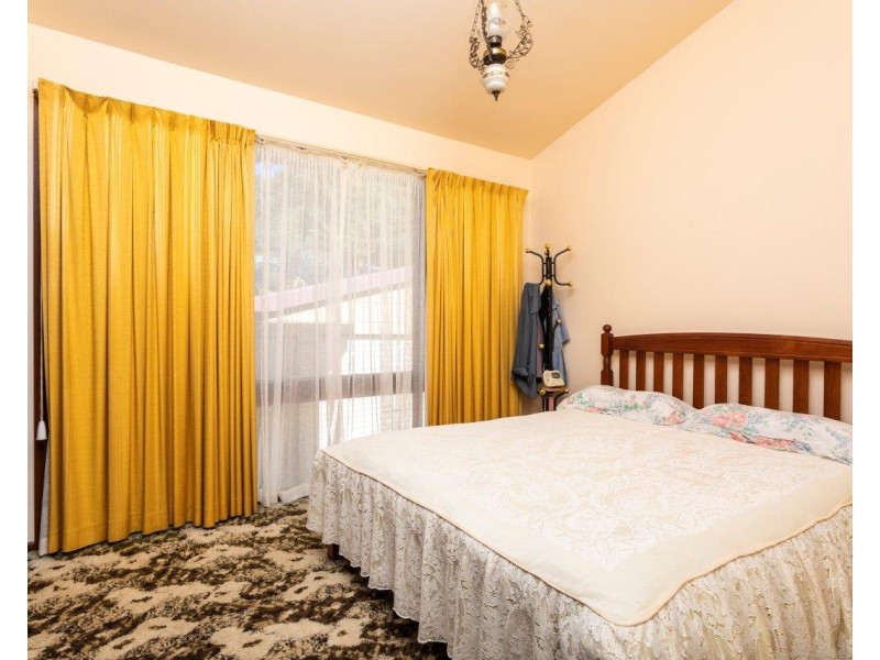 43 Cuthbert Drive, Mount Warrigal NSW 2528