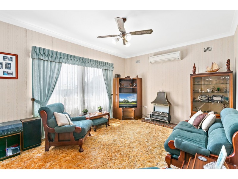 43 Cassia Street, Barrack Heights NSW 2528