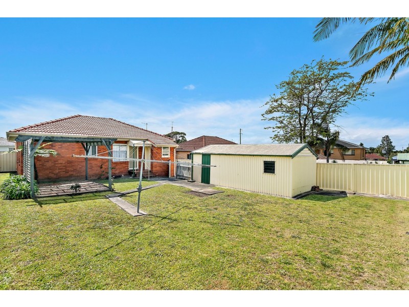 43 Cassia Street, Barrack Heights NSW 2528