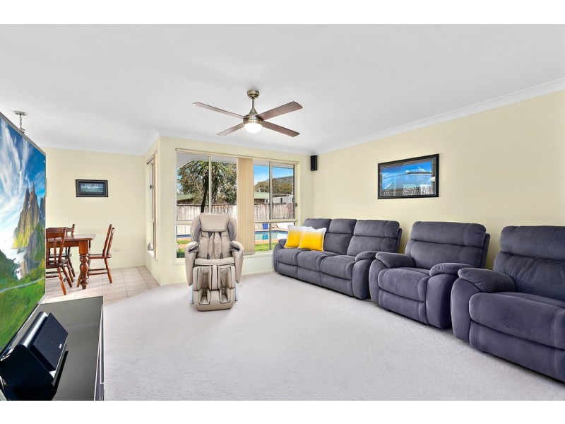 30 Samuel Circuit, Albion Park NSW 2527