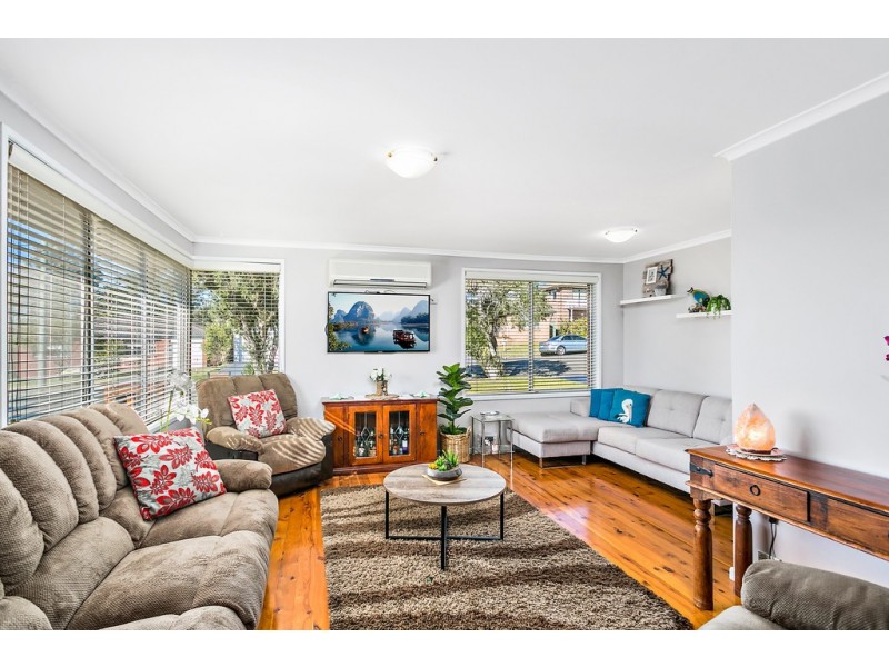 17 Gordon Avenue, Oak Flats NSW 2529