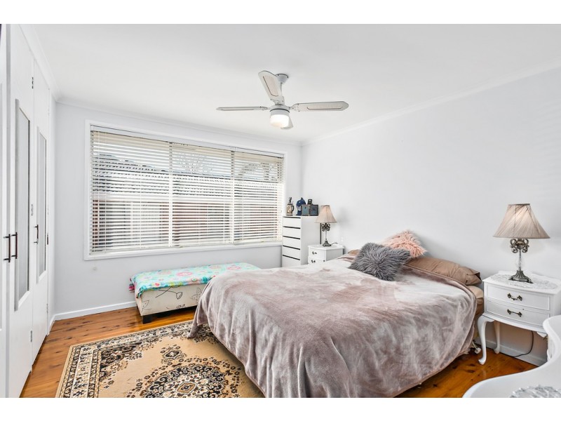 17 Gordon Avenue, Oak Flats NSW 2529