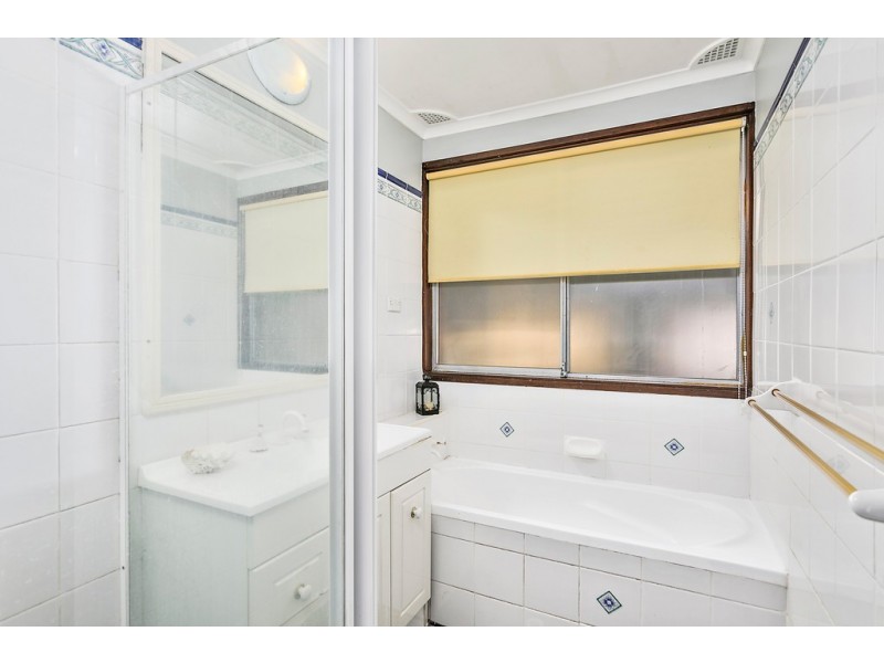 17 Gordon Avenue, Oak Flats NSW 2529