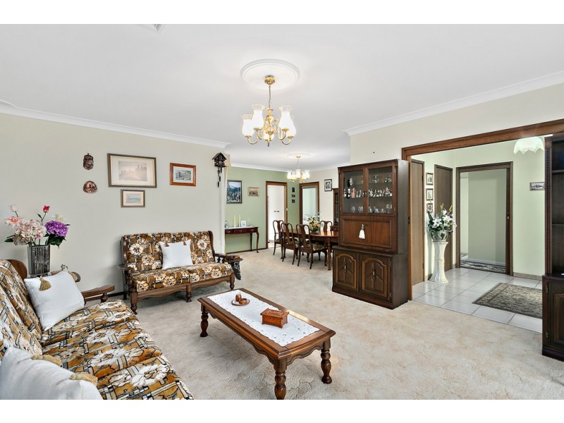 21 Michael Street, Albion Park NSW 2527