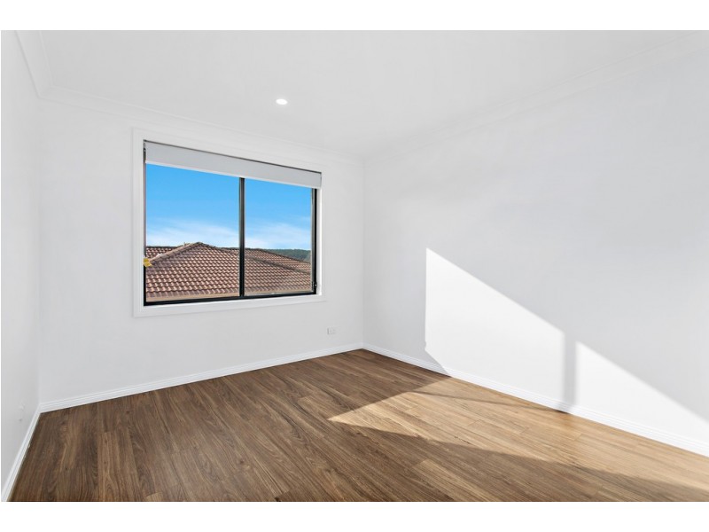 1/11 Eucumbene Avenue, Flinders NSW 2529