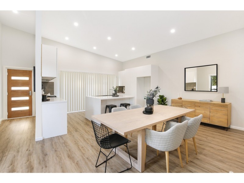 11 Hopetoun Street, Oak Flats NSW 2529