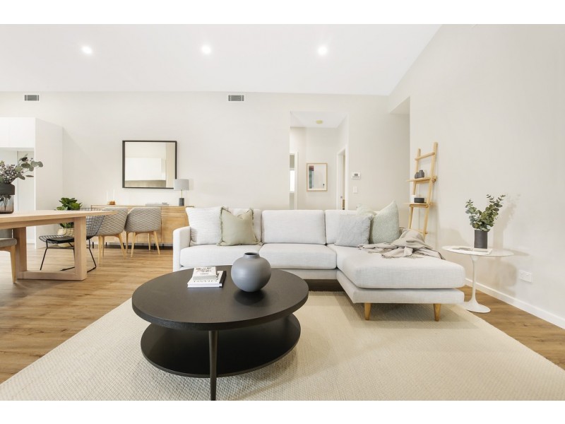 11 Hopetoun Street, Oak Flats NSW 2529