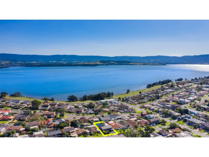 10 Hayes Avenue, Mount Warrigal NSW 2528