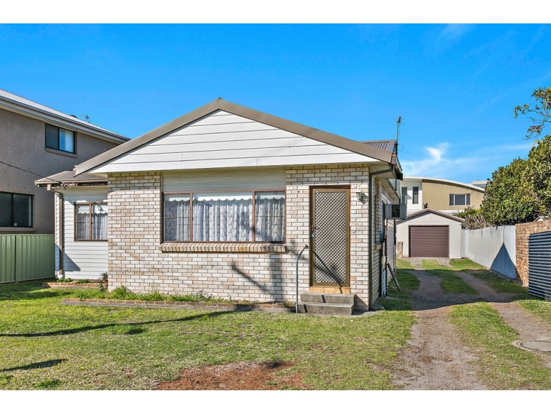 131 Osborne Parade, Warilla NSW 2528