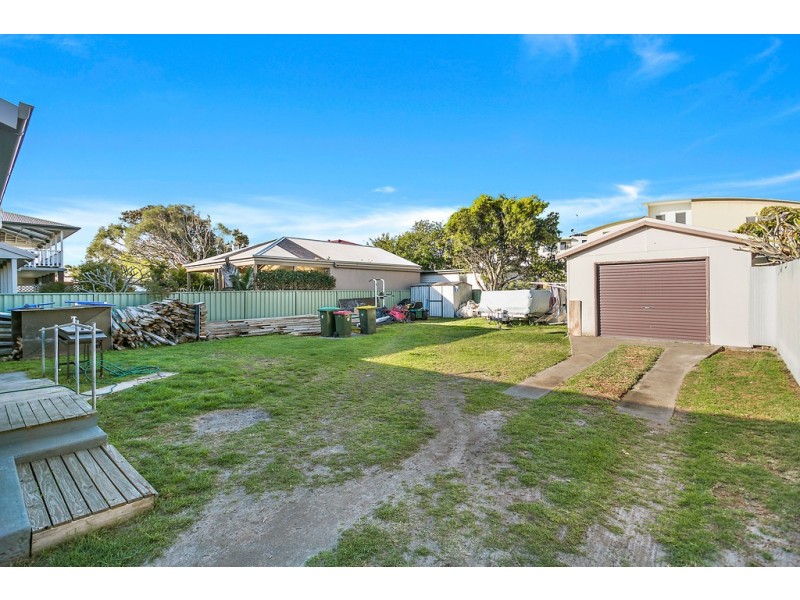 131 Osborne Parade, Warilla NSW 2528