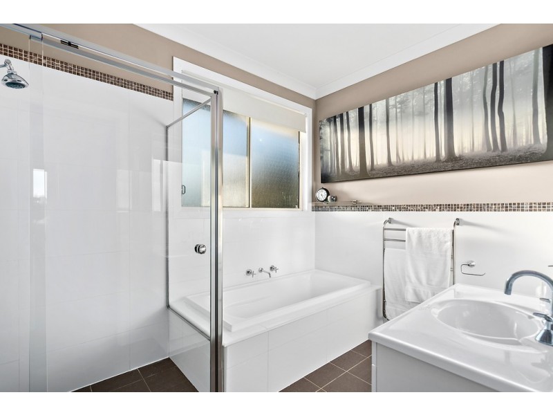 31 Grainger Parkway, Flinders NSW 2529