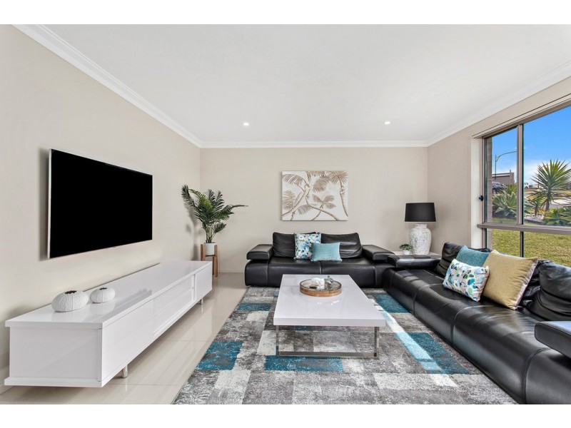 2 Elizabeth Circuit, Flinders NSW 2529