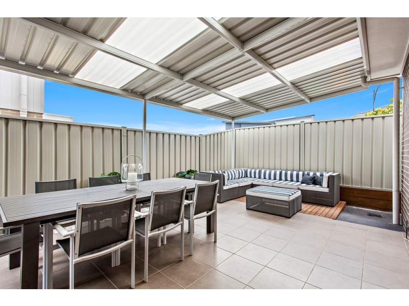 2 Elizabeth Circuit, Flinders NSW 2529