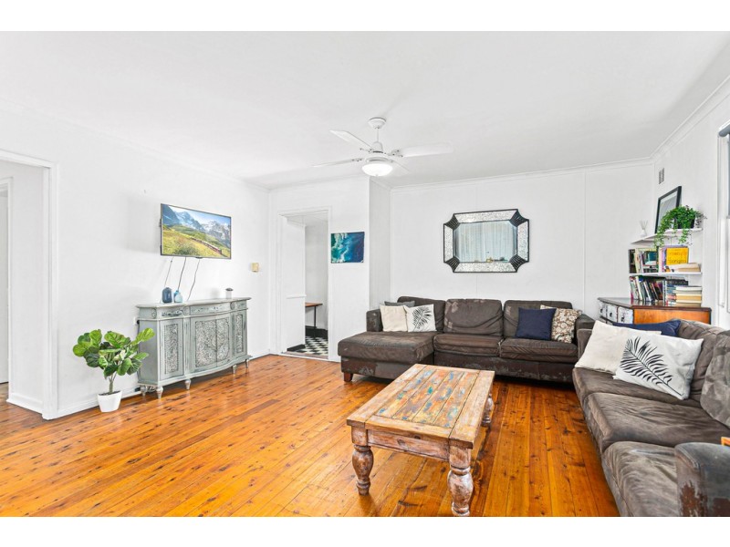 12 McCool Street, Warilla NSW 2528