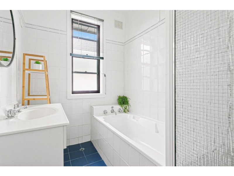 12 McCool Street, Warilla NSW 2528