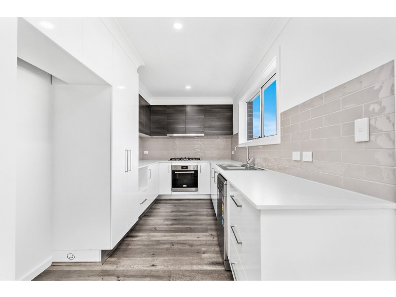 2/3A Whittaker Street, Flinders NSW 2529