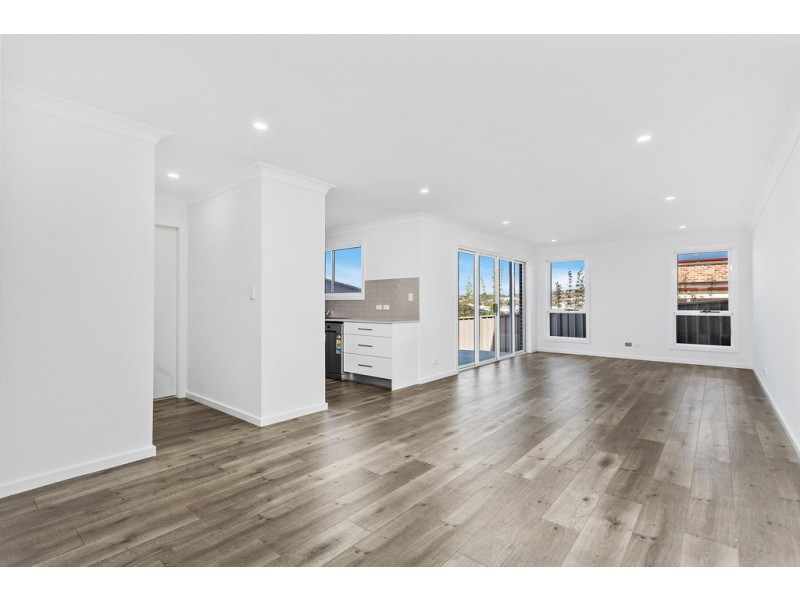 2/3A Whittaker Street, Flinders NSW 2529