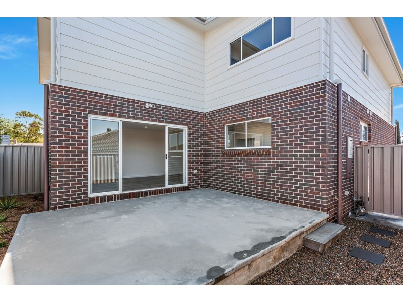 2/3A Whittaker Street, Flinders NSW 2529