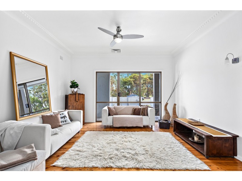 7 Burroo Street, Albion Park Rail NSW 2527