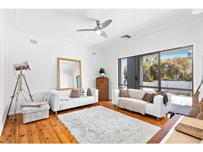 7 Burroo Street, Albion Park Rail NSW 2527