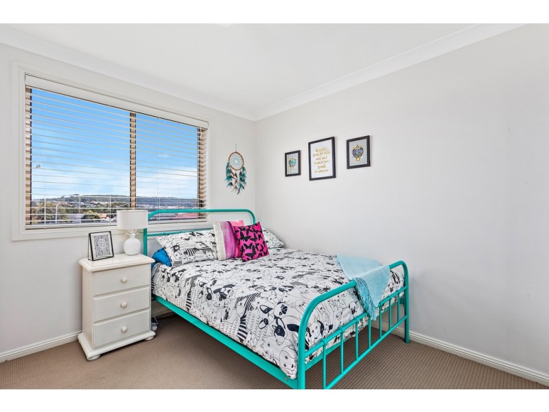 1 Eucumbene Avenue, Flinders NSW 2529