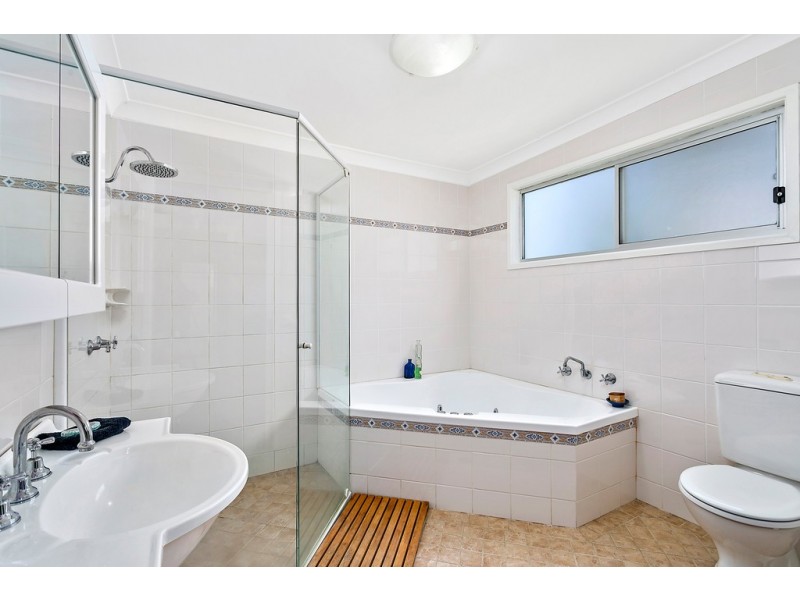 19 Macquarie Street, Albion Park NSW 2527