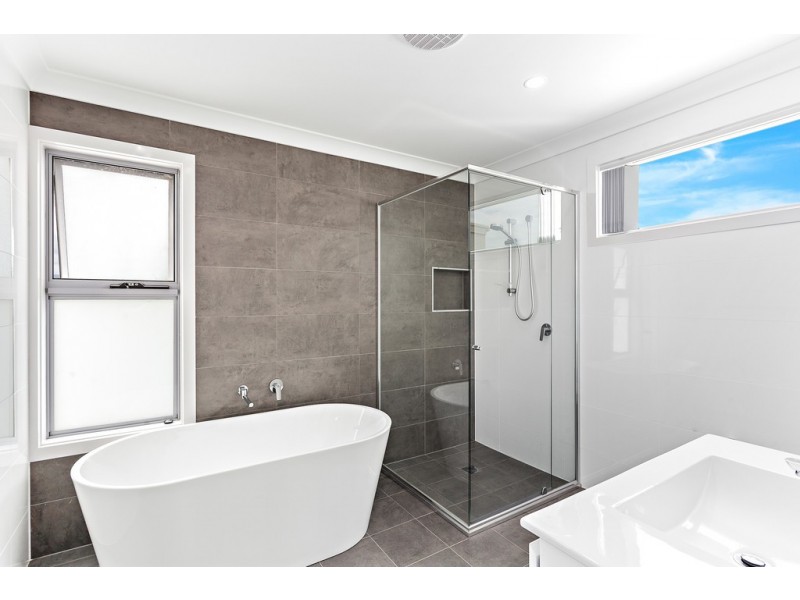 21 National Avenue, Shell Cove NSW 2529