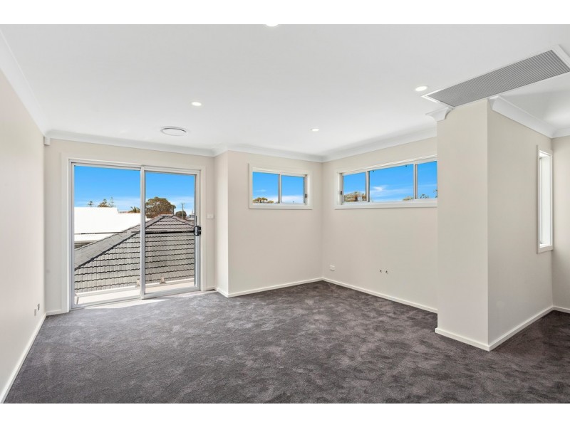 11 Headland Parade, Barrack Point NSW 2528