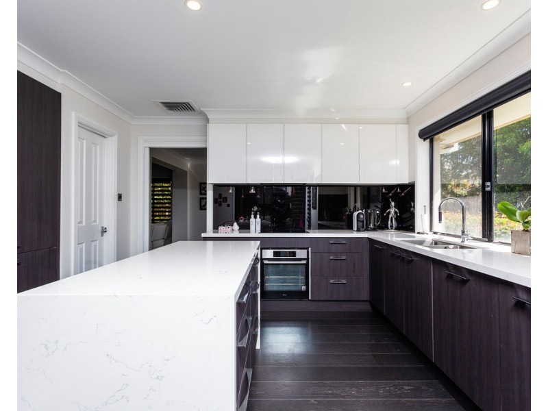 13 James Cook Parkway, Shell Cove NSW 2529