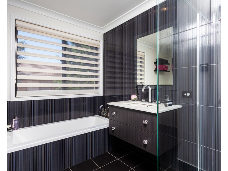 13 James Cook Parkway, Shell Cove NSW 2529