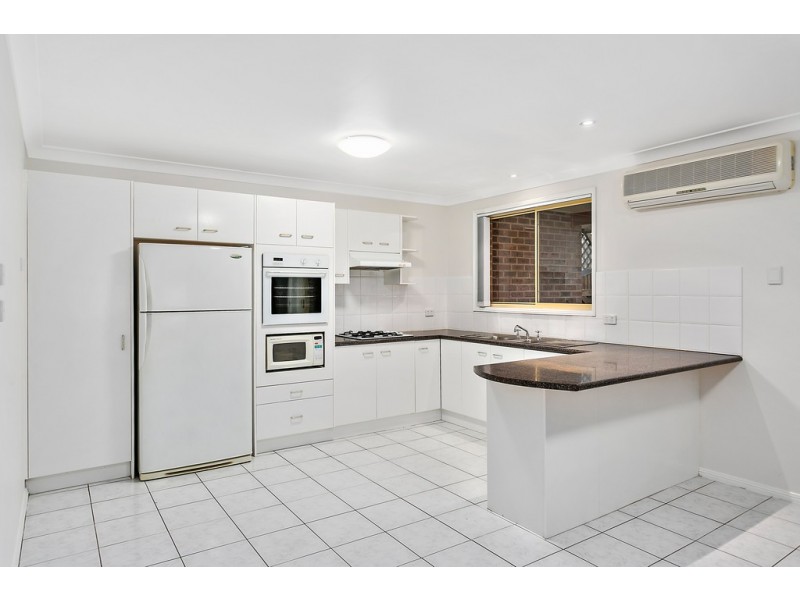 2/12 Borang Place, Flinders NSW 2529