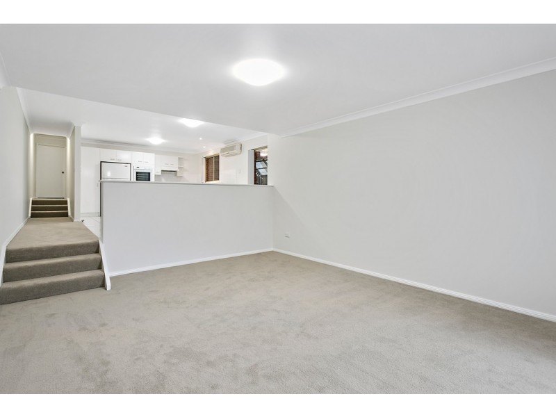 2/12 Borang Place, Flinders NSW 2529