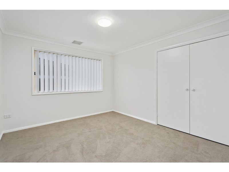 2/12 Borang Place, Flinders NSW 2529