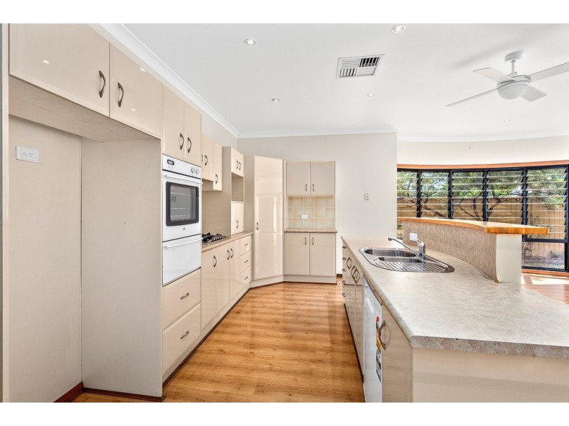 102 Central Avenue, Oak Flats NSW 2529