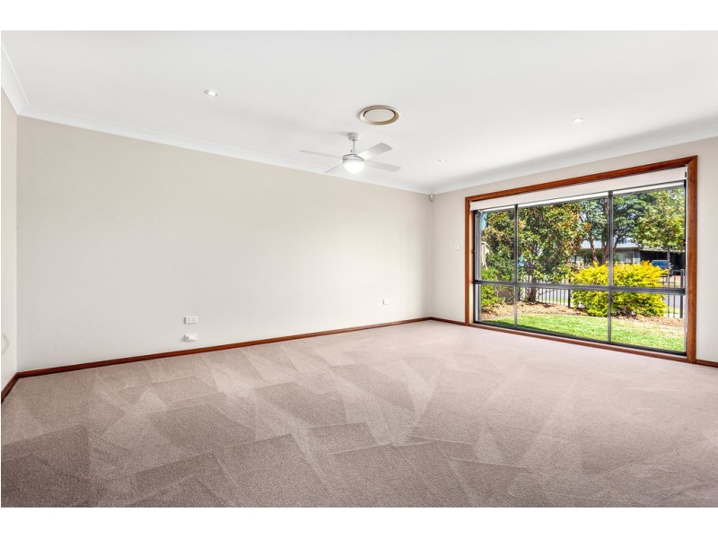 102 Central Avenue, Oak Flats NSW 2529