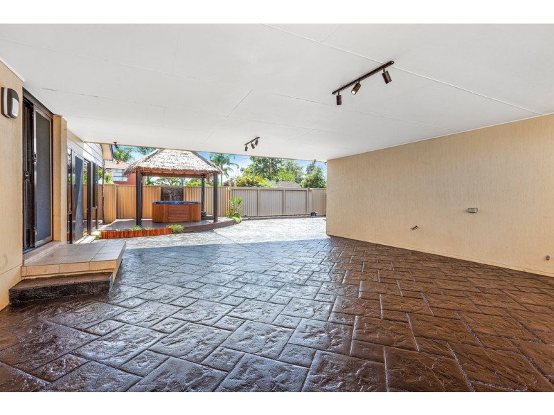 102 Central Avenue, Oak Flats NSW 2529