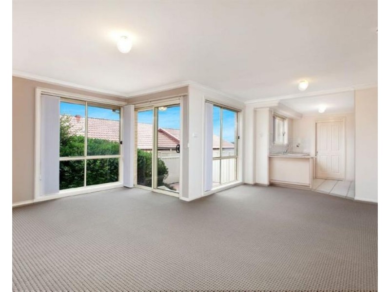 1/2 Cathie Close, Flinders NSW 2529