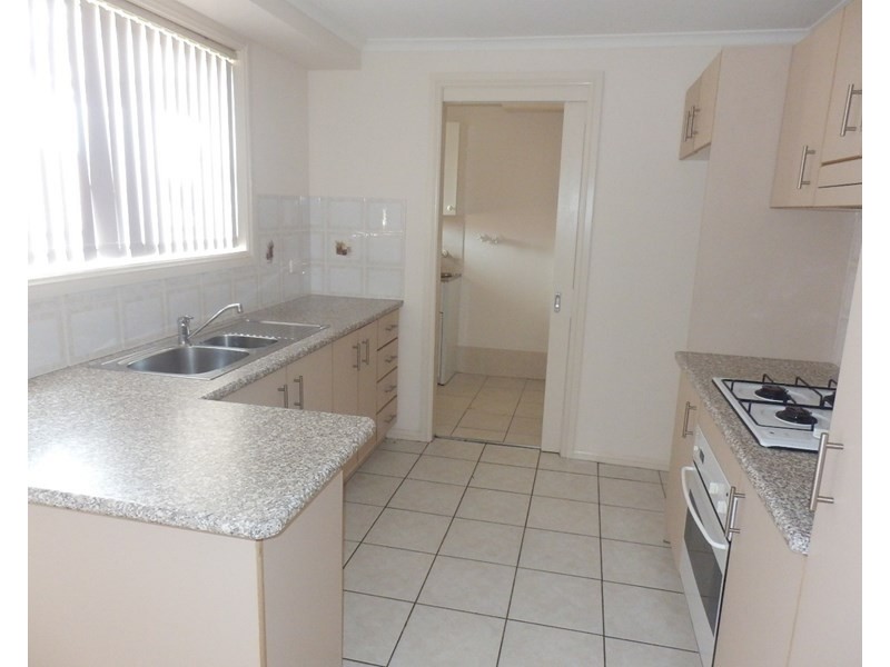 1/2 Cathie Close, Flinders NSW 2529