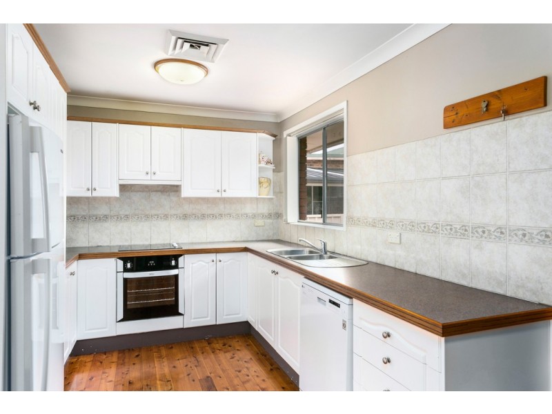 19 Hopetoun Street, Oak Flats NSW 2529