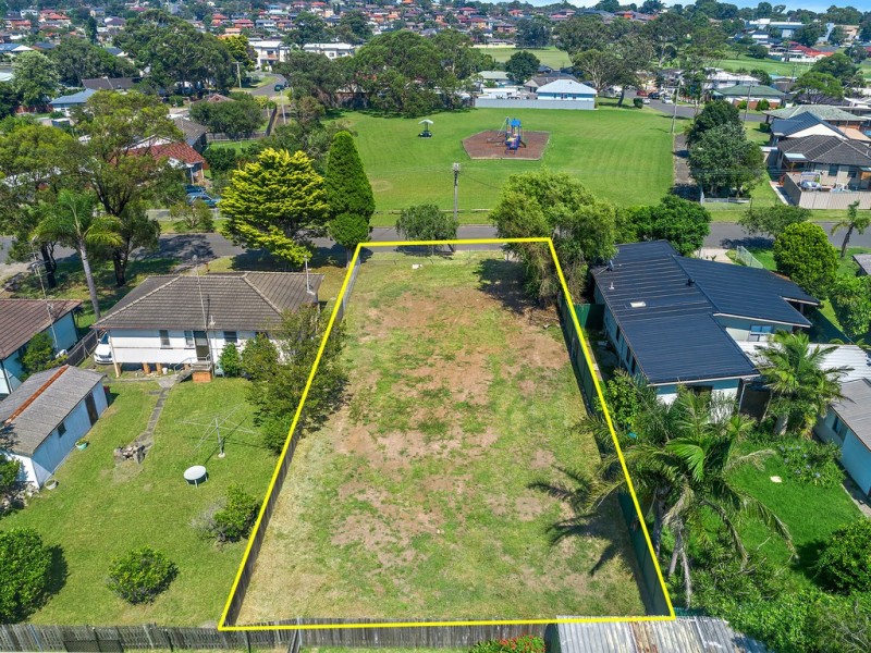 17 Messenger Road, Barrack Heights NSW 2528