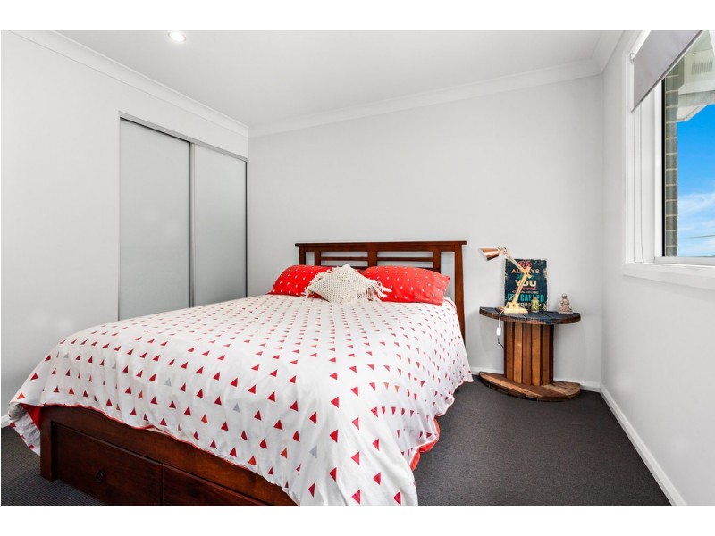 92 Lake Entrance Road, Oak Flats NSW 2529