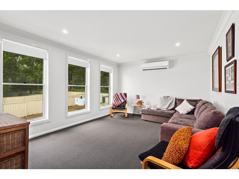92 Lake Entrance Road, Oak Flats NSW 2529